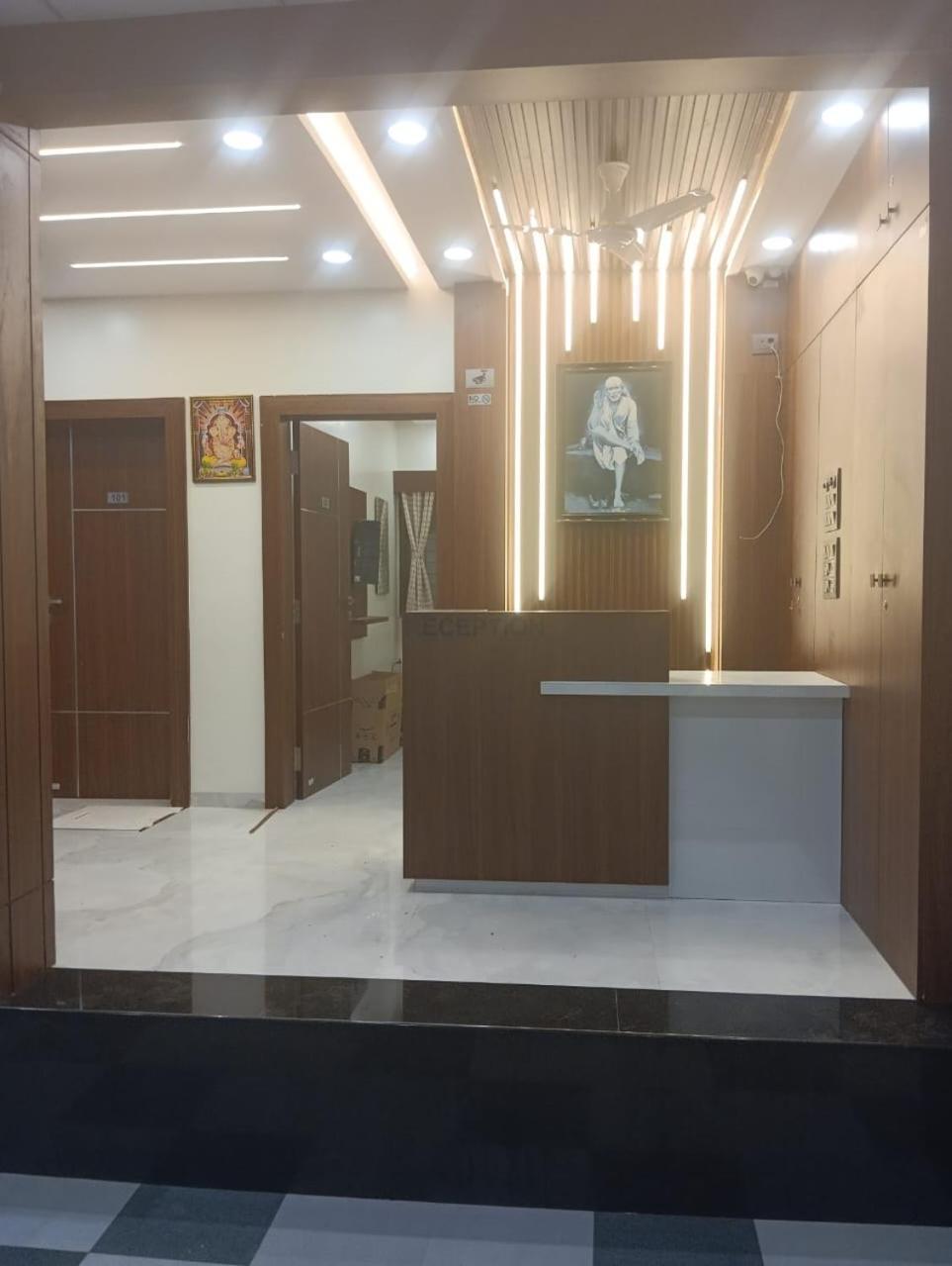 Hotel Sai Sandesh Shirdi Esterno foto