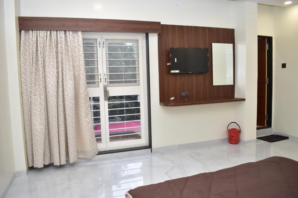 Hotel Sai Sandesh Shirdi Esterno foto