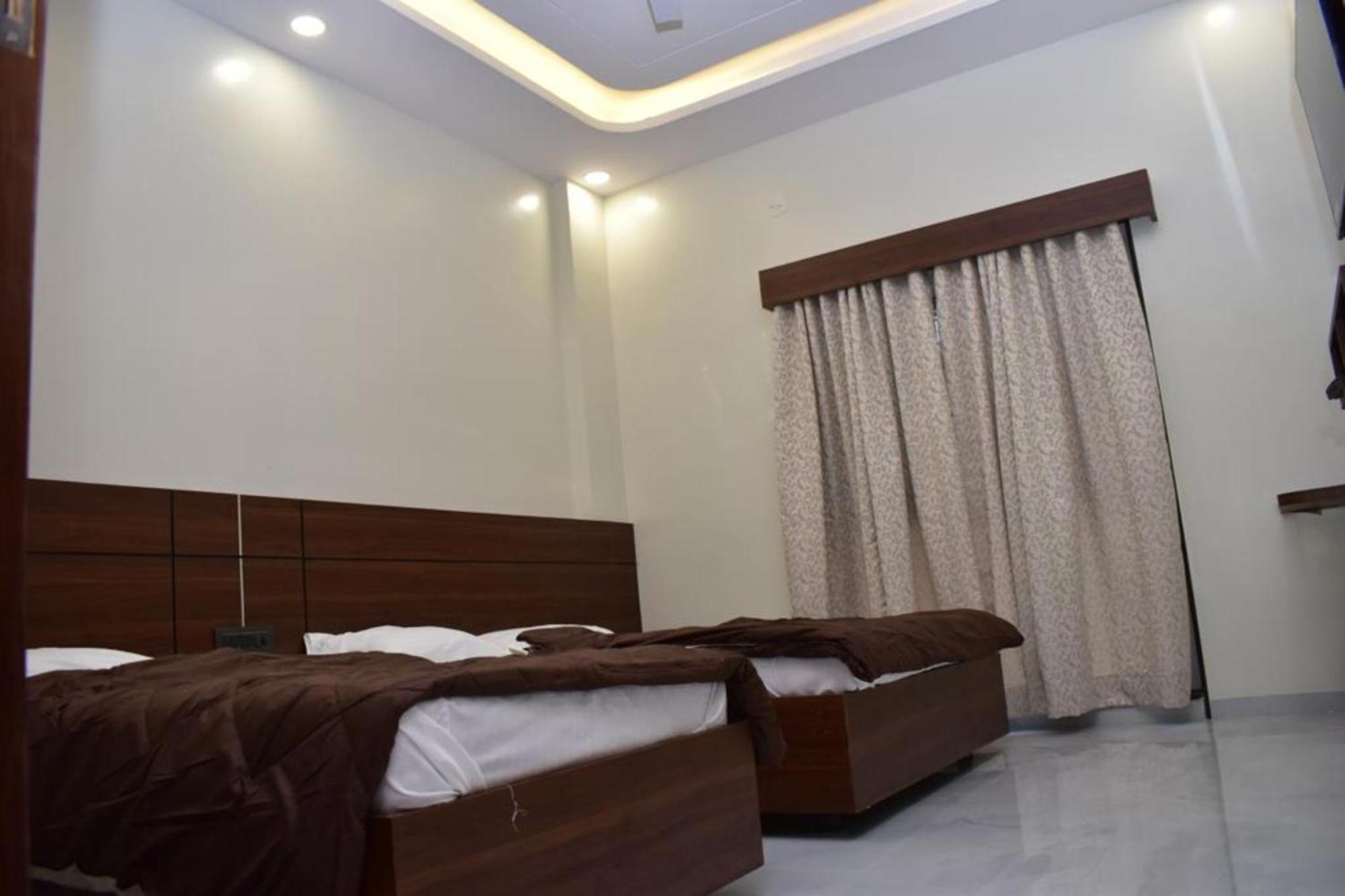 Hotel Sai Sandesh Shirdi Esterno foto